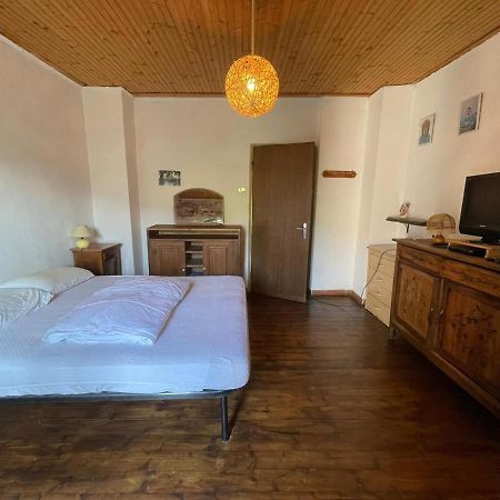 Casa Vacanza Pegrini Nel Centro Storico Di Gavi Exterior foto