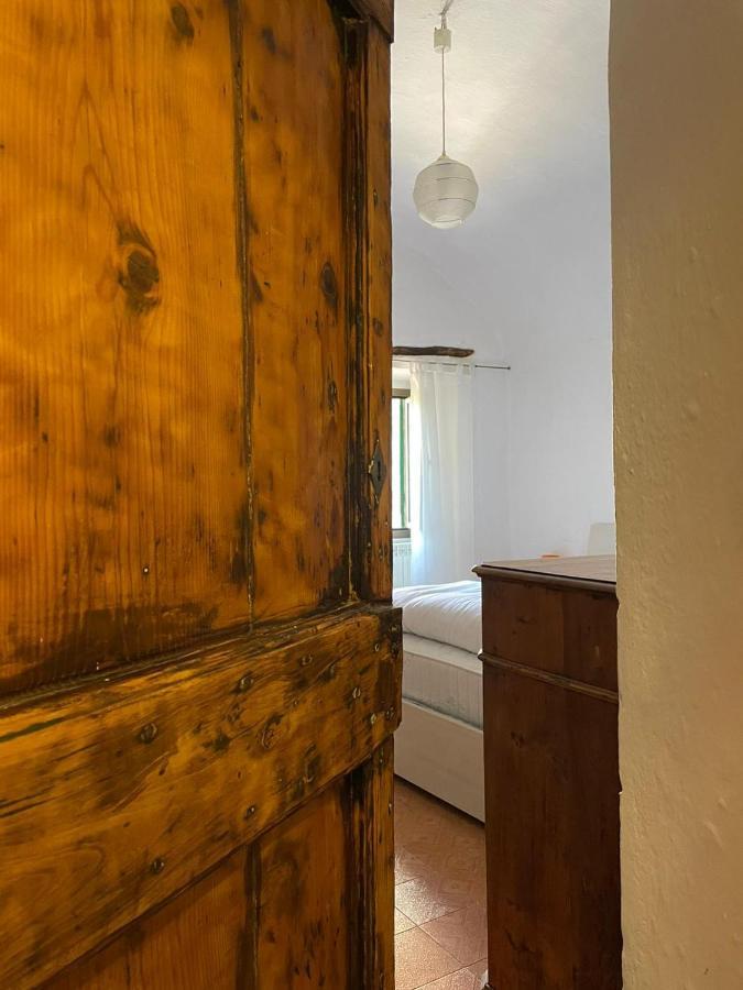 Casa Vacanza Pegrini Nel Centro Storico Di Gavi Exterior foto