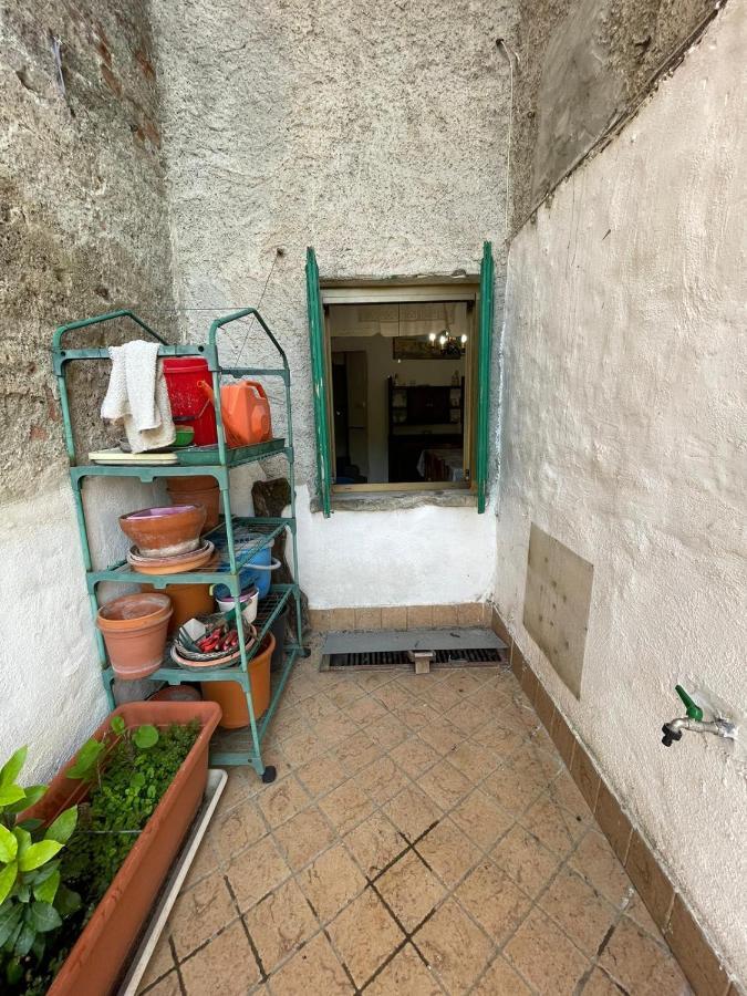 Casa Vacanza Pegrini Nel Centro Storico Di Gavi Exterior foto